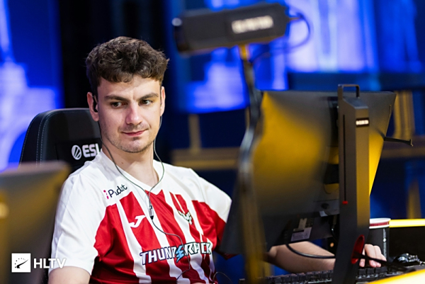 的赛场和他 的赛场和他